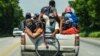 Cubanos se trasladan de una región a otra tras las aperturas del gobierno. (YAMIL LAGE / AFP)
