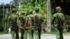 Soldados de las Fuerzas Armadas Revolucionarias (FAR), en La Habana. (REUTERS/Desmond Boylan/Archivo)