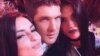 Raúl Guillermo Rodríguez Castro en el Salón Rojo del Capri con la modelo Milly Alemán (i) pareja del reguetonero Yomil Hidalgo, y otra joven.