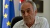 Alberto Navarro, embajador de la Unión Europea en Cuba en su oficina en La Habana, en febrero de 2019. (YAMIL LAGE / AFP)